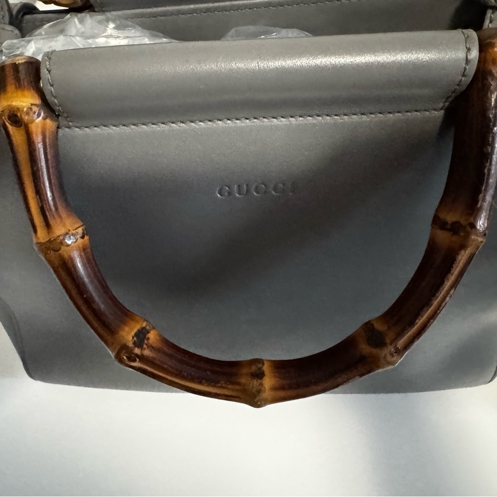 Preowned Gucci Gray Leather Satchel with Bamboo Handle and crossbody strap - Picture 2 of 12